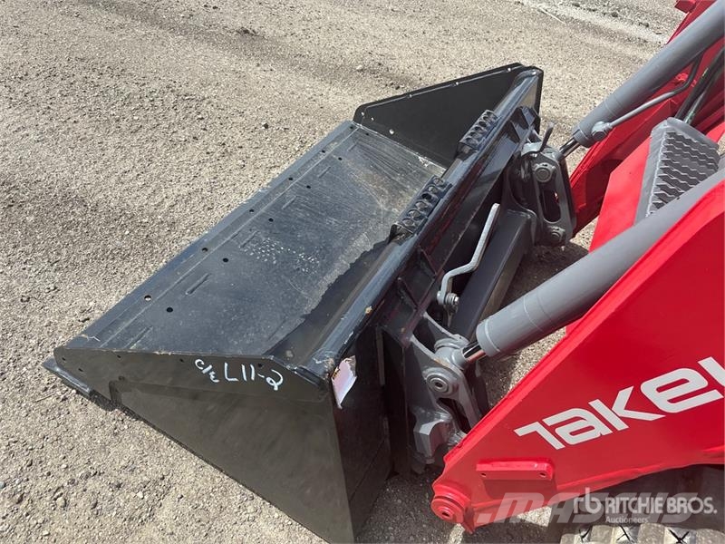 Takeuchi TL6R Two-Speed Compact Track Loader Мини-погрузчики