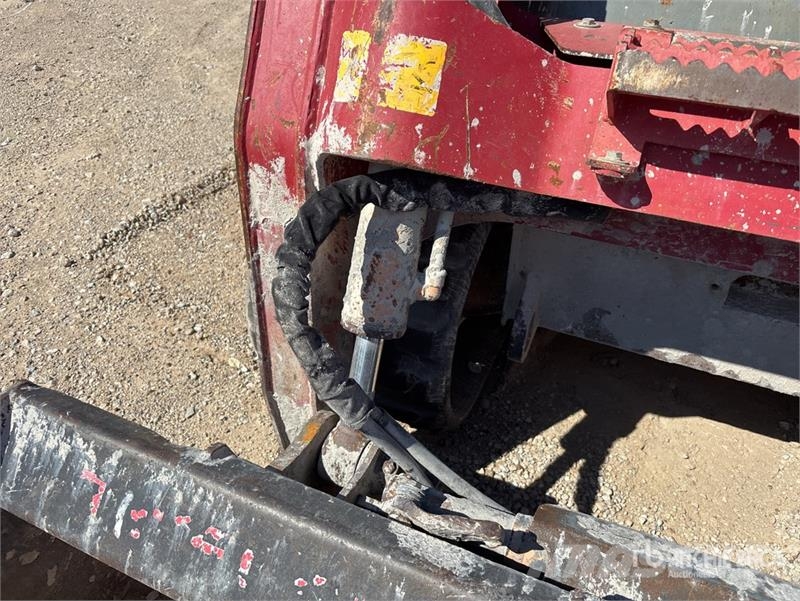 Takeuchi TL8R-2 Compact Track Loader Skid steer mini nakladalci