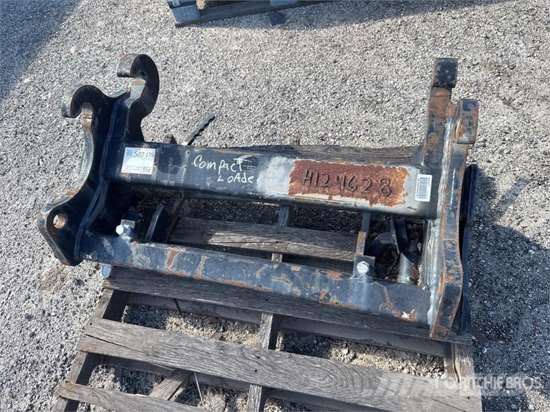 Takeuchi TW65SKIDPLATE Skid Plate Egyéb alkatrészek