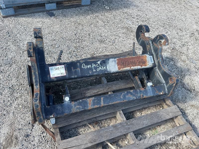 Takeuchi TW65SKIDPLATE Skid Plate Egyéb alkatrészek