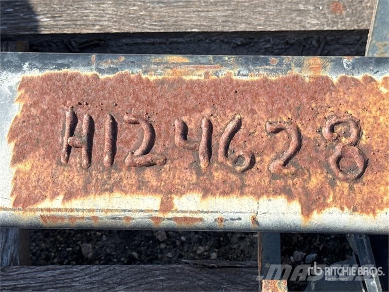 Takeuchi TW65SKIDPLATE Skid Plate Egyéb alkatrészek