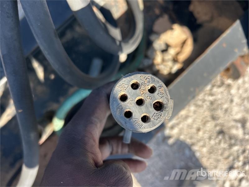 Talbert S/A Booster Axle مقطورات أخرى