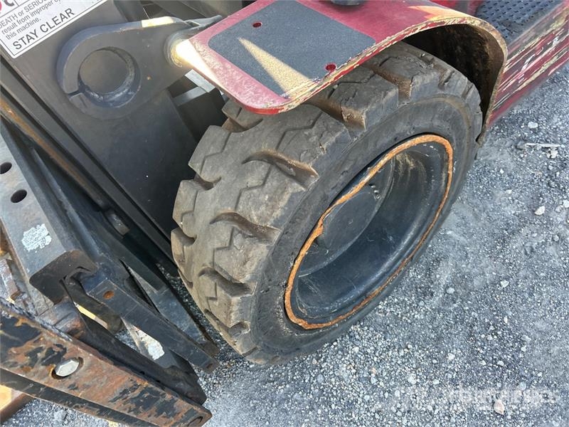 Taylor GT60L 5625 lb Pneumatic Tire Forklift Viličarji - drugo