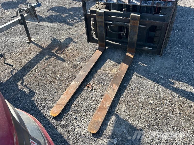 Taylor GT60L 5625 lb Pneumatic Tire Forklift Viličarji - drugo