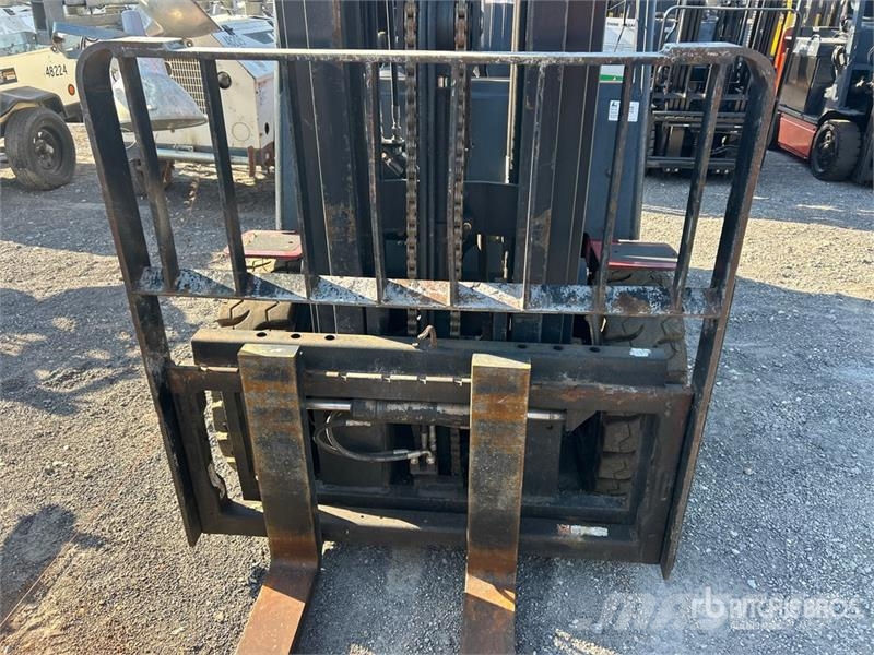 Taylor GT60L 5625 lb Pneumatic Tire Forklift Viličarji - drugo