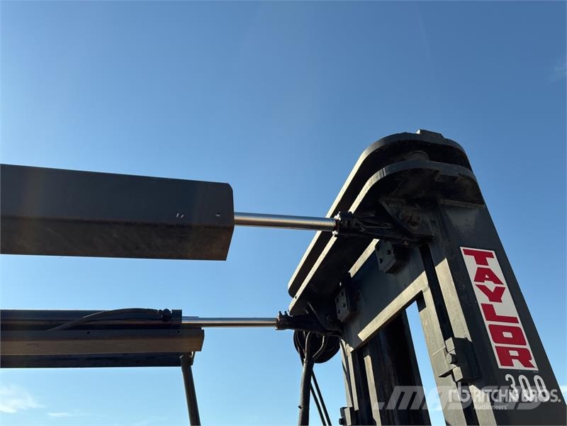 Taylor Pneumatic Tire Forklift Empilhadores - Outros