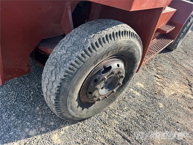 Taylor S-27 Pneumatic Tire Forklift 그 외 지게차