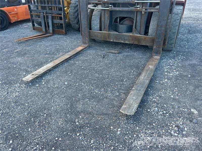 Taylor TE220 20000 lb Pneumatic Tire Forklift Autokrāvēji - citi