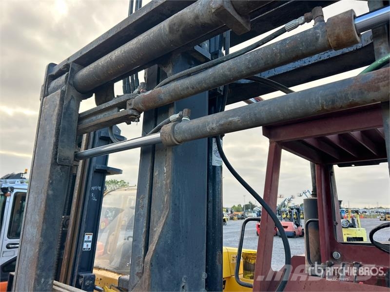 Taylor TE220 20000 lb Pneumatic Tire Forklift Autokrāvēji - citi