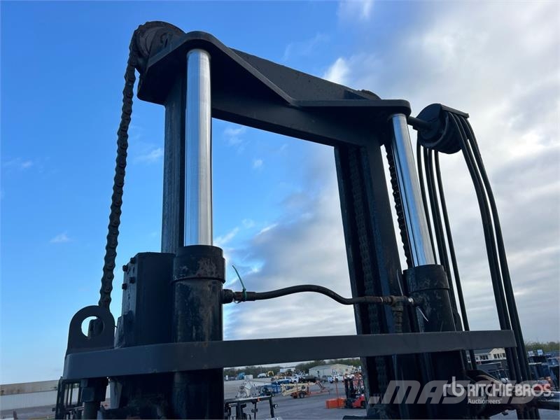 Taylor TE220 20000 lb Pneumatic Tire Forklift Autokrāvēji - citi