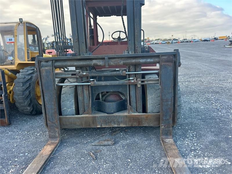 Taylor TE220 20000 lb Pneumatic Tire Forklift Autokrāvēji - citi