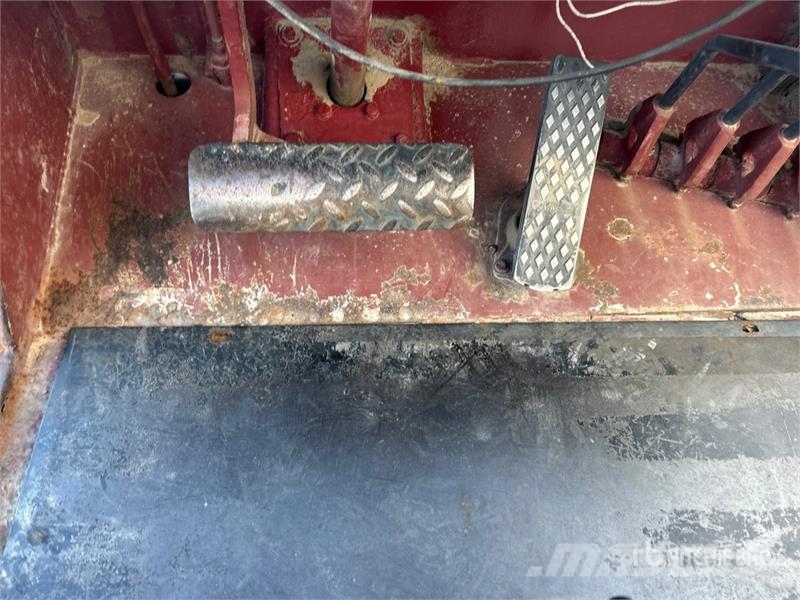 Taylor TE220 20000 lb Pneumatic Tire Forklift Autokrāvēji - citi
