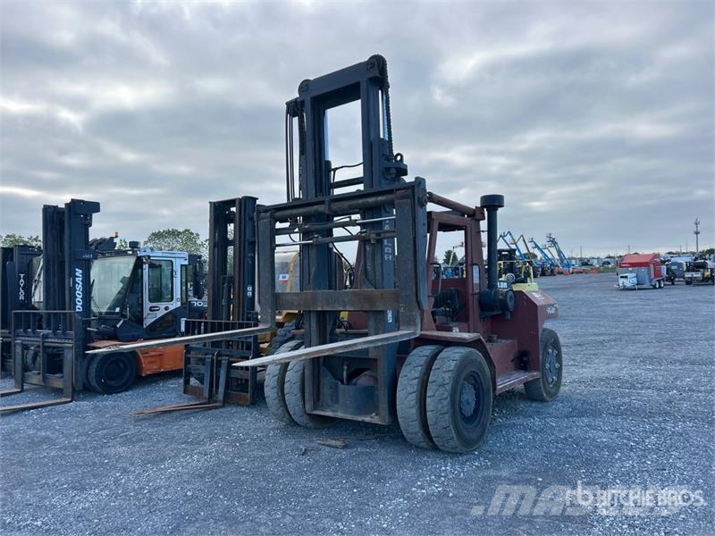 Taylor TE220 20000 lb Pneumatic Tire Forklift Autokrāvēji - citi