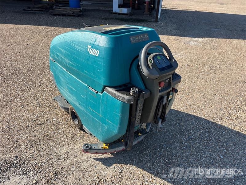 Tennant T600-28 Walk-Behind Electric Floor Scrubber Autre remorque agricole