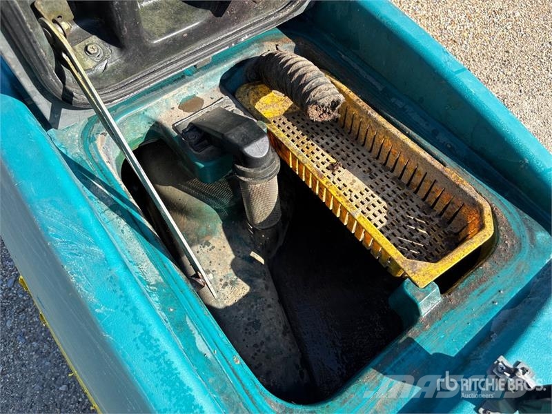 Tennant T600-28 Walk-Behind Electric Floor Scrubber Autre remorque agricole