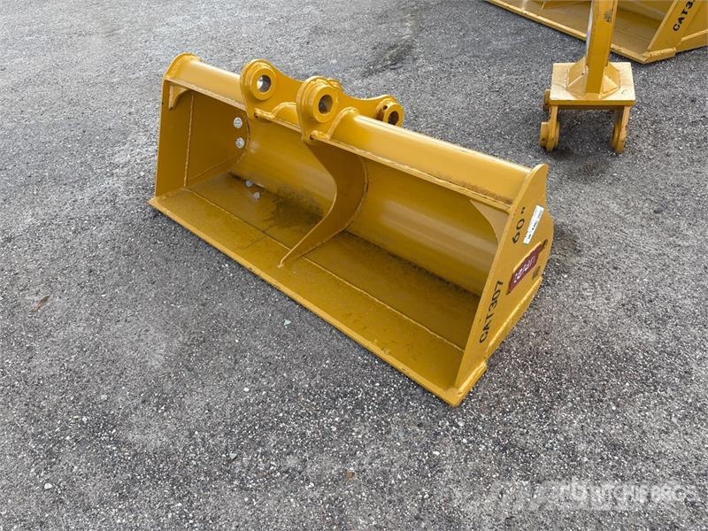 Teran BKT30760CLN 60 in Cleanup Excavator Bucket - Fits Ковші