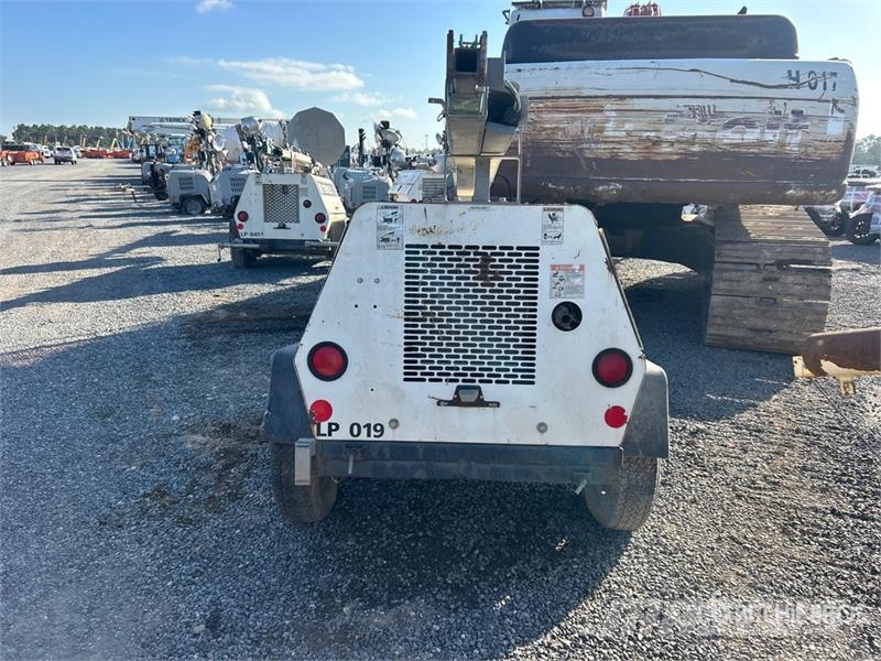 Terex 6 kW Light Tower (Inoperable) أبراج خفيفة