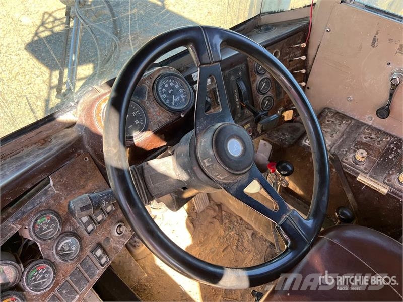 Terex Advance 12x4 Front Discharge Mixer Truck Beton-Mischfahrzeuge