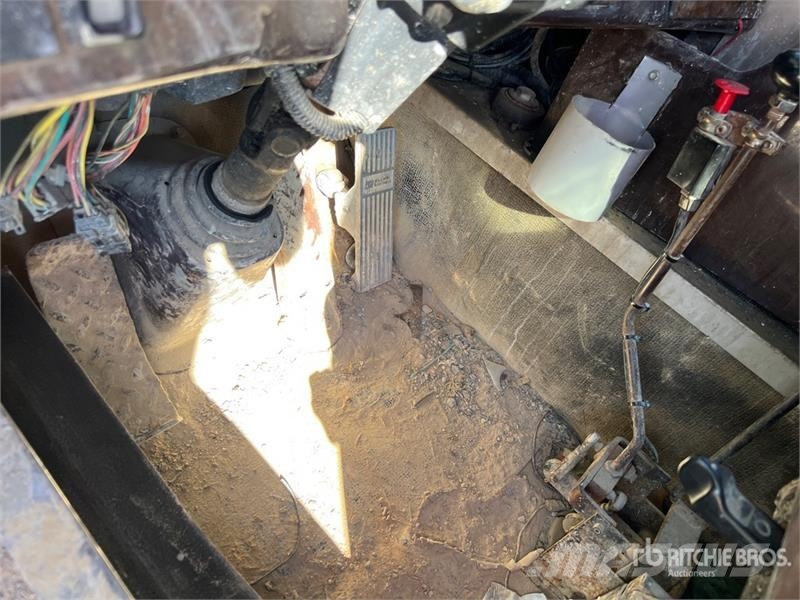 Terex Advance 12x4 Front Discharge Mixer Truck Beton-Mischfahrzeuge