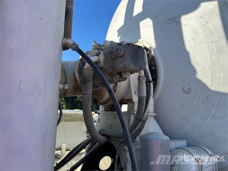 Terex Advance 6x6 Front Discharge Mixer Truck Avtomešalci za beton