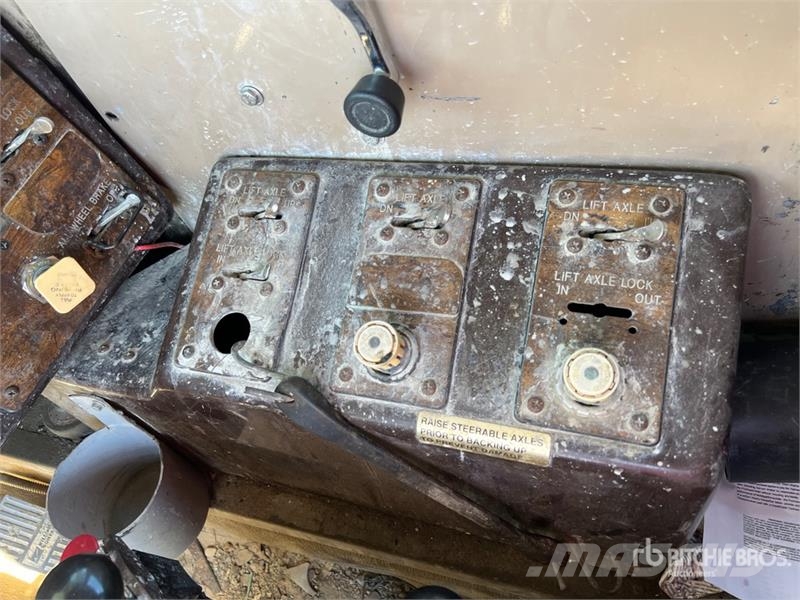 Terex Advance 6x6 Front Discharge Mixer Truck Avtomešalci za beton