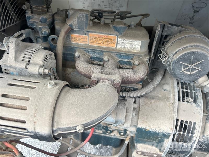 Terex/Amida AL4060D-4MH 照明燈