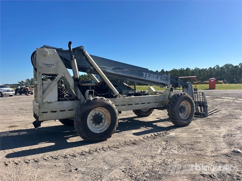Terex TH644C مناولات متداخلة