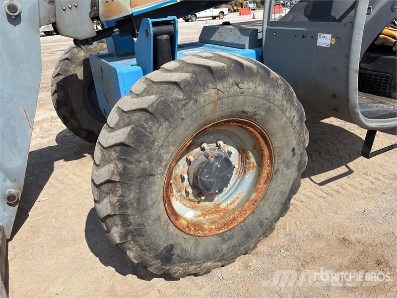 Terex TH844C Teleskopik yükleyiciler