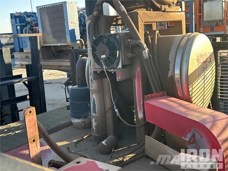 Texas Pride 36600 lb 52 ft Tri/A Flatbed Oilfield Traile Equipamiento para el procesado