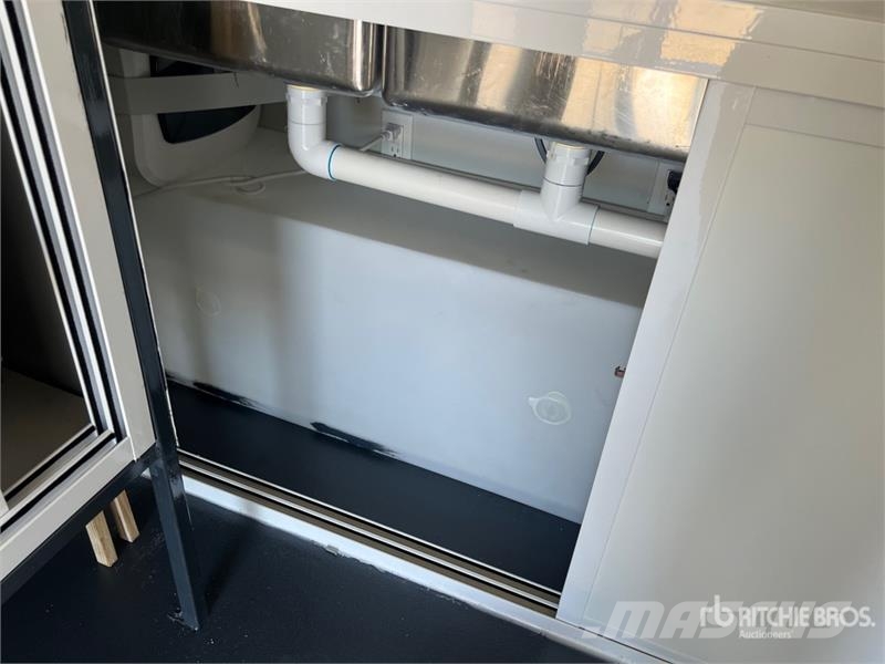  The Fud 14 ft 0 in T/A Food Concession Trailer 其他拖车