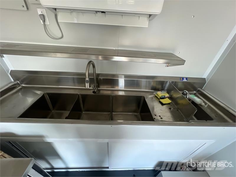  The Fud 14 ft 0 in T/A Food Concession Trailer 其他拖车