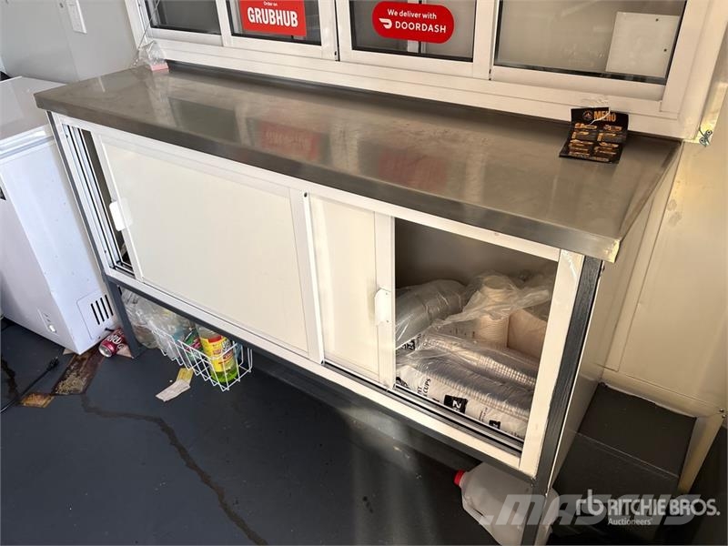  The Fud 14 ft T/A Food Concession Trailer مقطورات أخرى