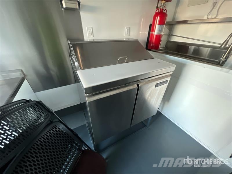 The Fud 16 ft T/A Food Concession Trailer Druge prikolice