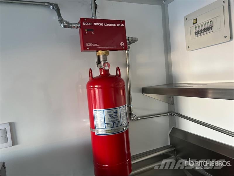 The Fud 16 ft T/A Food Concession Trailer Druge prikolice