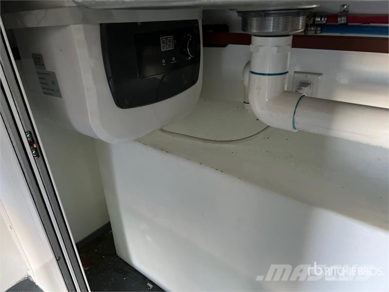 The Fud 16 ft T/A Food Concession Trailer Druge prikolice