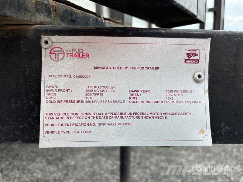 The Fud 16 ft T/A Food Concession Trailer مقطورات أخرى