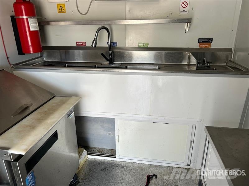 The Fud Trailer 12 ft S/A Food Concession Trailer Citas piekabes