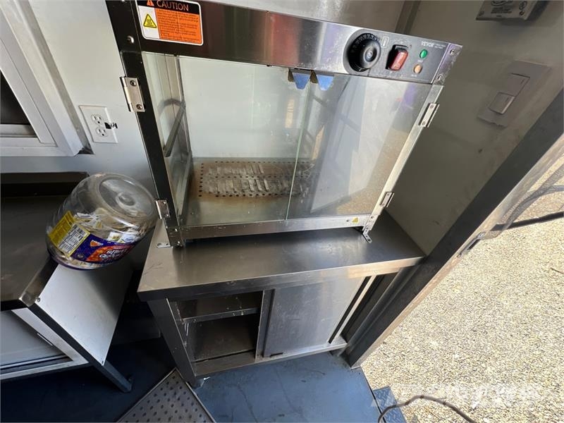  The Fud Trailer 15 ft 0 in T/A Food Concession Tra 其他拖车