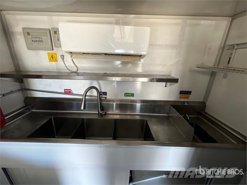  The Fud Trailer 15 ft 0 in T/A Food Concession Tra 其他拖车