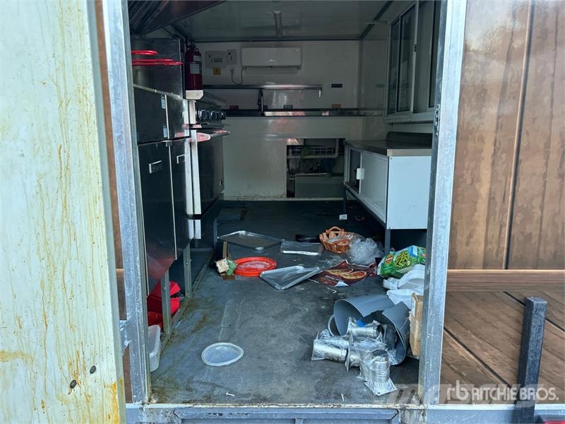  The Fud Trailer 16 ft T/A Food Concession Trailer Citas piekabes