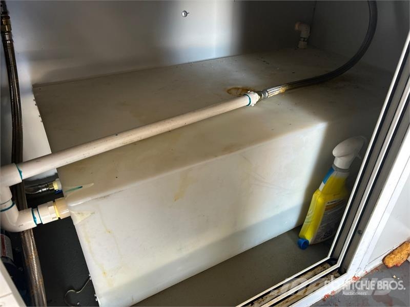 The Fud Trailer 16 ft T/A Food Concession Trailer Druge prikolice