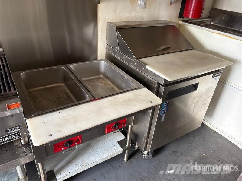  The Fud Trailer 16 ft T/A Food Concession Trailer مقطورات أخرى