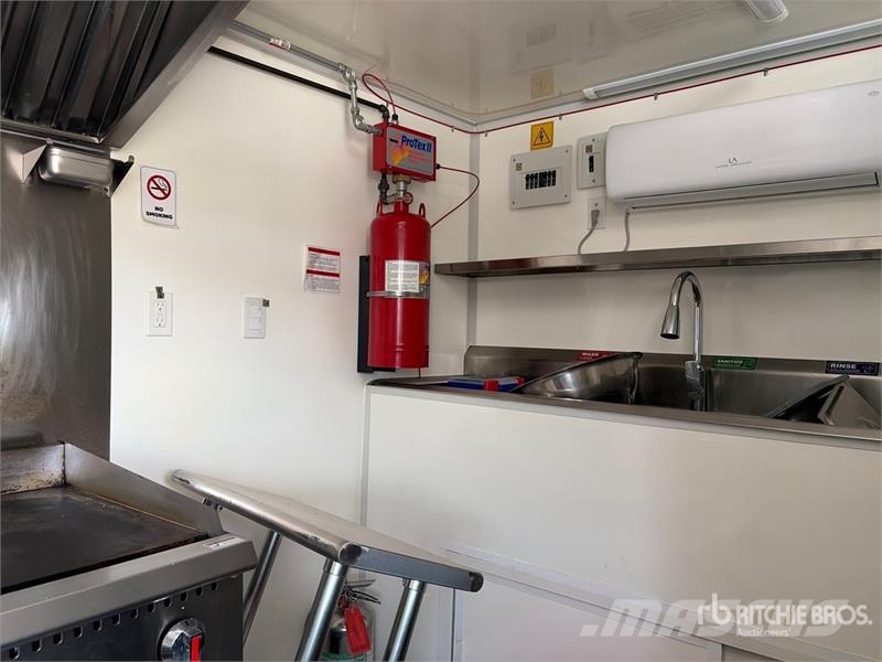 The Fud Trailer 16 ft T/A Food Concession Trailer Прочие прицепы