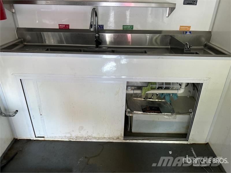  The Fud Trailer 16 ft T/A Food Concession Trailer Citas piekabes