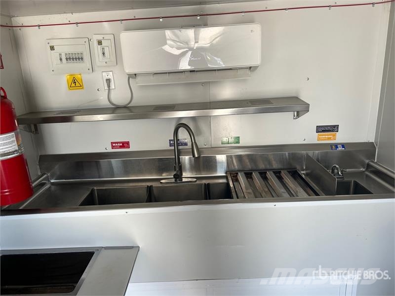 The Fud Trailer 16 ft T/A Food Concession Trailer Druge prikolice
