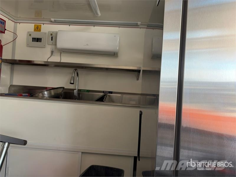 The Fud Trailer 16 ft T/A Food Concession Trailer Прочие прицепы
