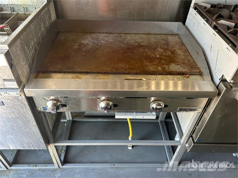 The Fud Trailer 16 ft T/A Food Concession Trailer Druge prikolice