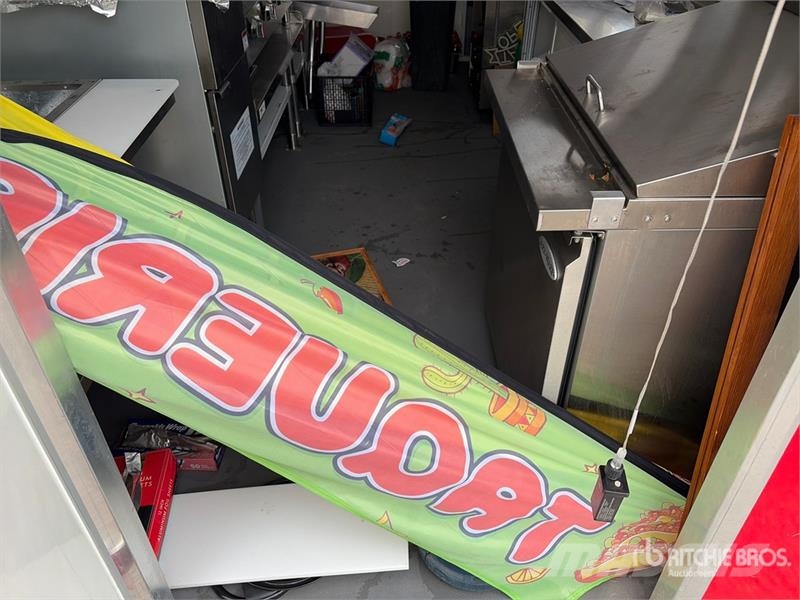 The Fud Trailer 16 ft T/A Food Concession Trailer Прочие прицепы