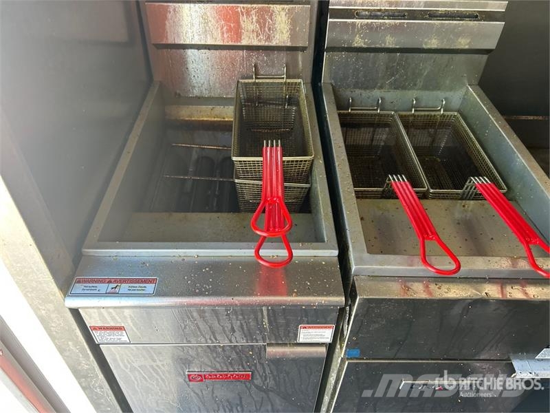 The Fud Trailer 16 ft T/A Food Concession Trailer Druge prikolice