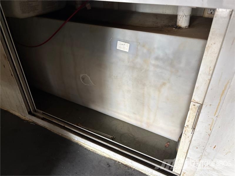  The Fud Trailer 16 ft T/A Food Concession Trailer مقطورات أخرى